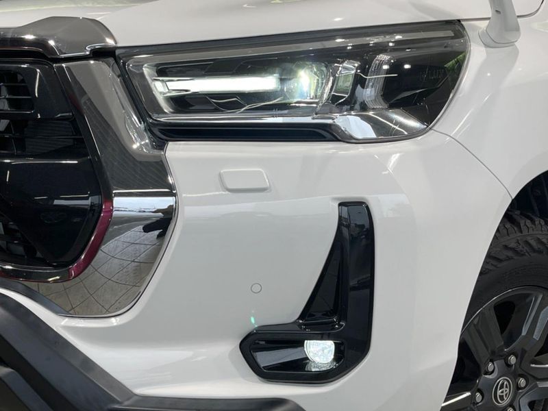2021 Toyota Hilux 3DF-GUN125 (UW-6aa4c255ea619)[12]