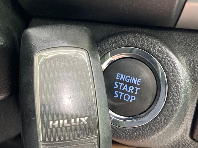 2021 Toyota Hilux 3DF-GUN125 (UW-6aa4c255ea619)[21]