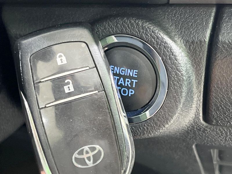 2021 Toyota Hilux 3DF-GUN125 (UW-6aa4c255ea619)[20]