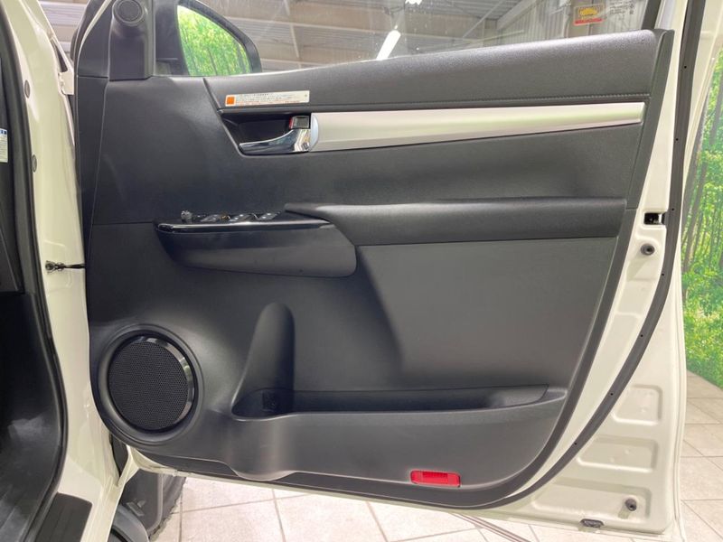 2021 Toyota Hilux 3DF-GUN125 (UW-6aa4c255ea619)[17]