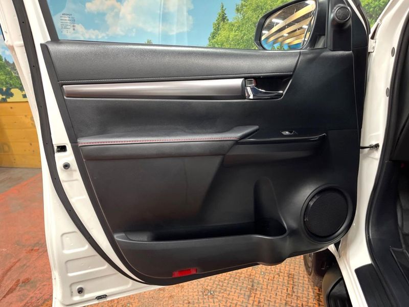 2023 Toyota Hilux 3DF-GUN125 (UW-6aa4c2578f8df)[6]