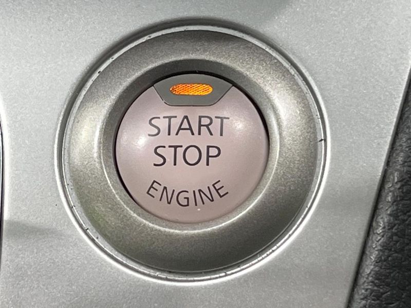 2015 Nissan Serena DAA-HC26 (UW-6aa4c266e99c6)[26]