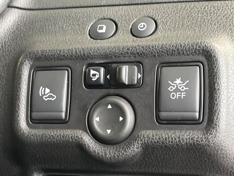 2018 Nissan Note DAA-HE12 (UW-6aa4c26a0c0ad)[26]