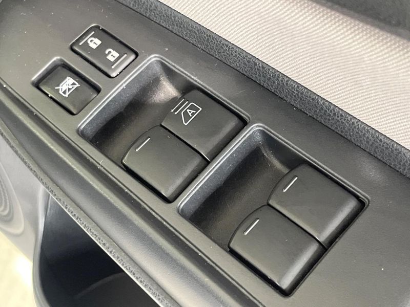 2018 Nissan Note DAA-HE12 (UW-6aa4c26a0c0ad)[24]