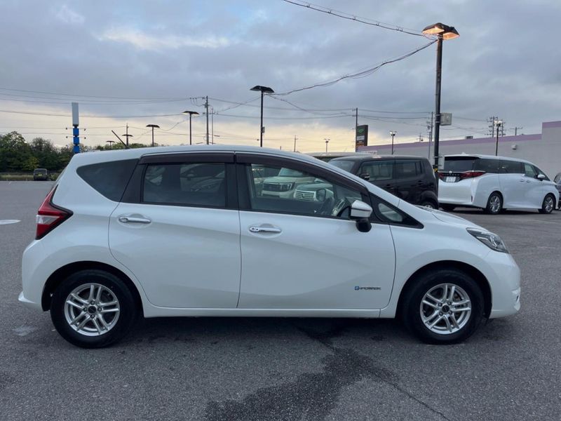 2018 Nissan Note DAA-HE12 (UW-6aa4c26b08756)[14]