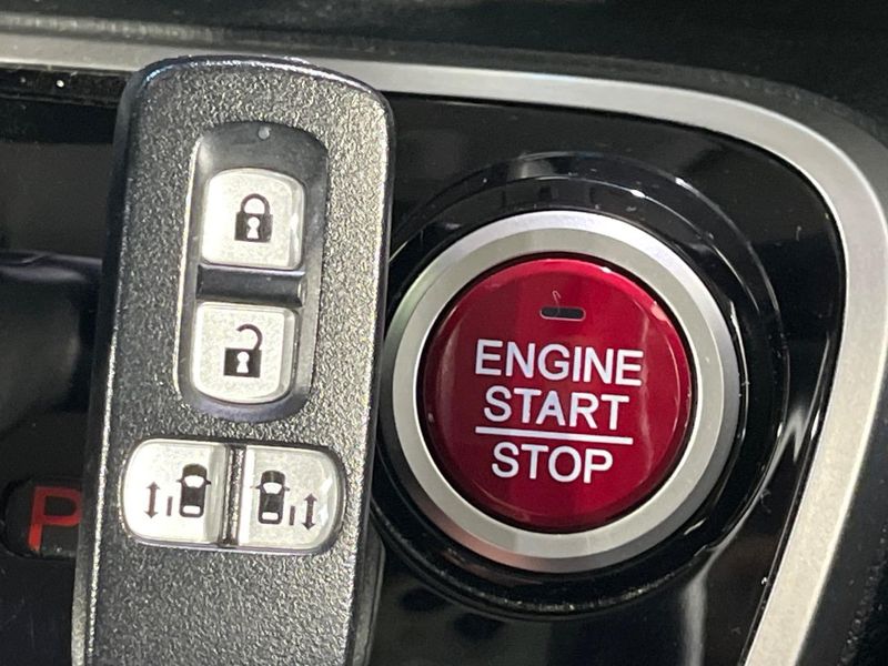 2015 Honda N-BOX CUSTOM DBA-JF1 (UW-6aa4c2a40b93e)[27]