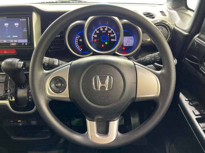 2016 Honda N-BOX CUSTOM DBA-JF1 (UW-6aa4c2a568c95)[20]