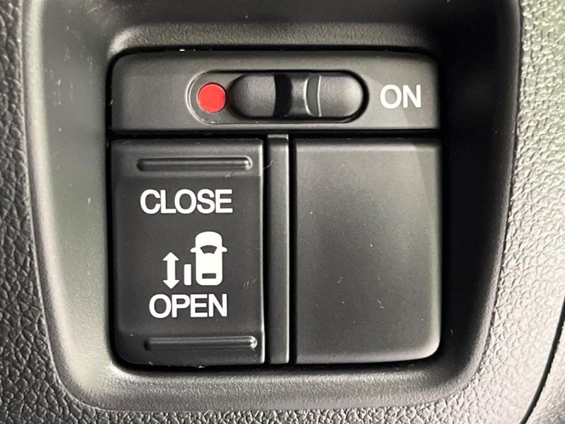 2016 Honda N-BOX CUSTOM DBA-JF1 (UW-6aa4c2a568c95)[25]
