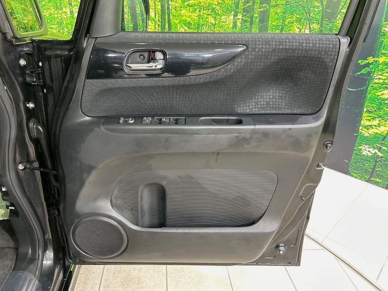 2017 Honda N-BOX CUSTOM DBA-JF1 (UW-6aa4c2a72cba3)[29]
