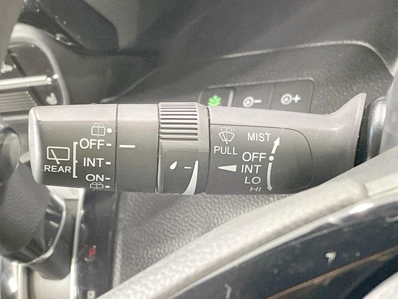2021 Honda N-BOX CUSTOM 6BA-JF4 (UW-6aa4c2d495744)[23]