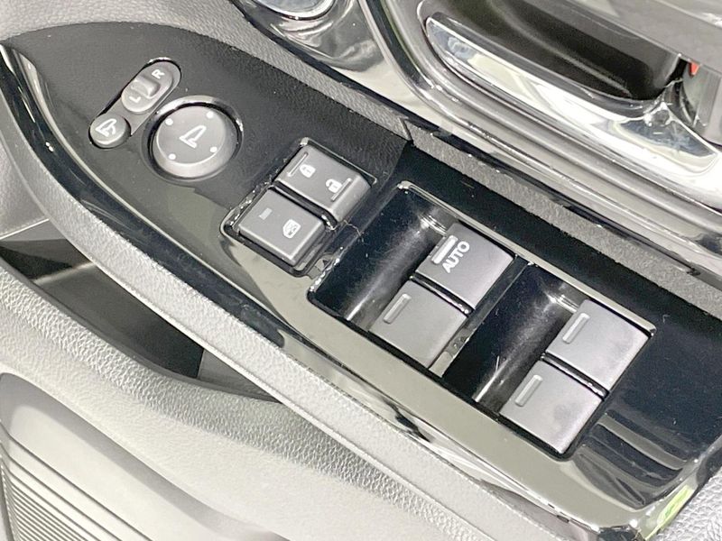 2021 Honda N-BOX CUSTOM 6BA-JF4 (UW-6aa4c2d495744)[14]