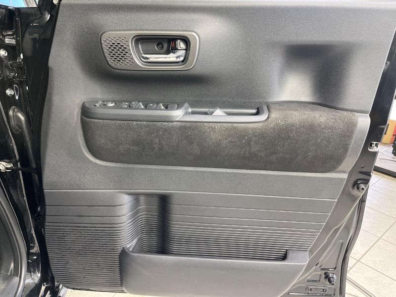 2023 Honda N-BOX CUSTOM 6BA-JF6 (UW-6aa4c2e6421d1)[13]