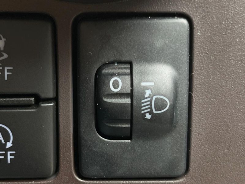 2018 Toyota Roomy DBA-M900A (UW-6aa4c37edece1)[8]