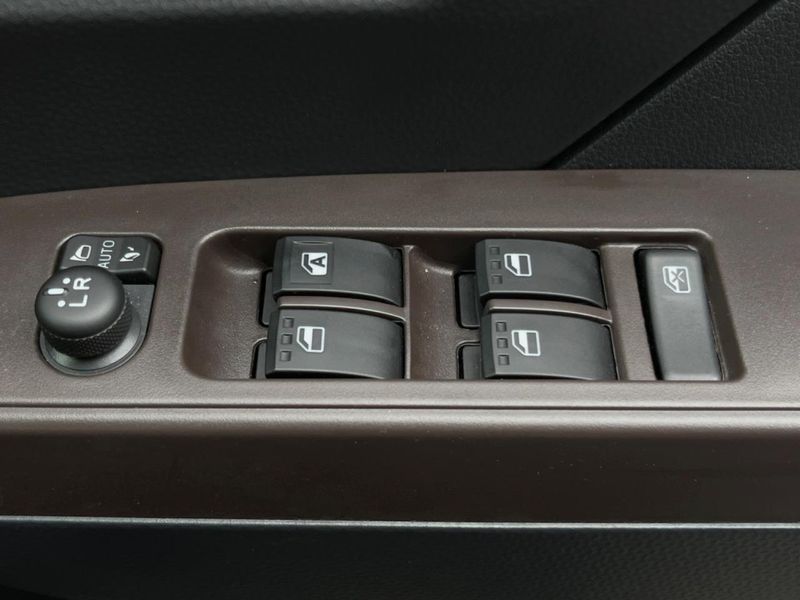 2018 Toyota Roomy DBA-M900A (UW-6aa4c37edece1)[5]