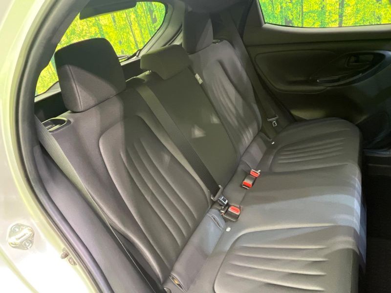 2021 Toyota Yaris 6AA-MXPH10 (UW-6aa4c41f463a5)[14]