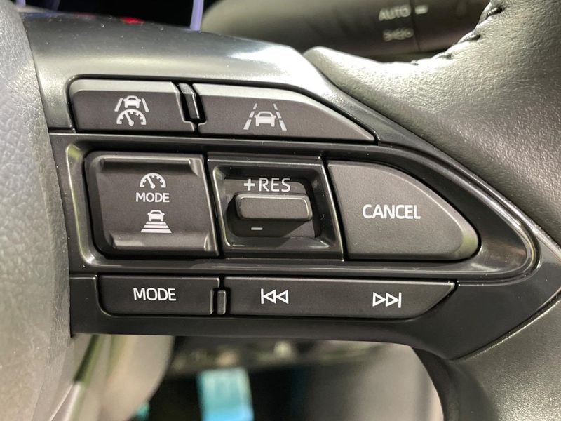 2025 Toyota Yaris Cross 6AA-MXPJ10 (UW-6aa4c42a12075)[17]
