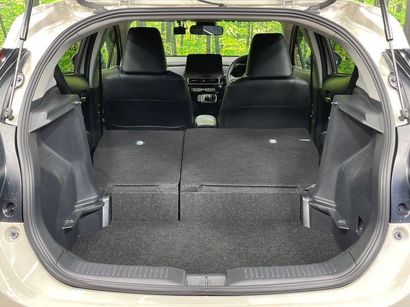2023 Toyota Aqua 6AA-MXPK11 (UW-6aa4c432e6c18)[20]