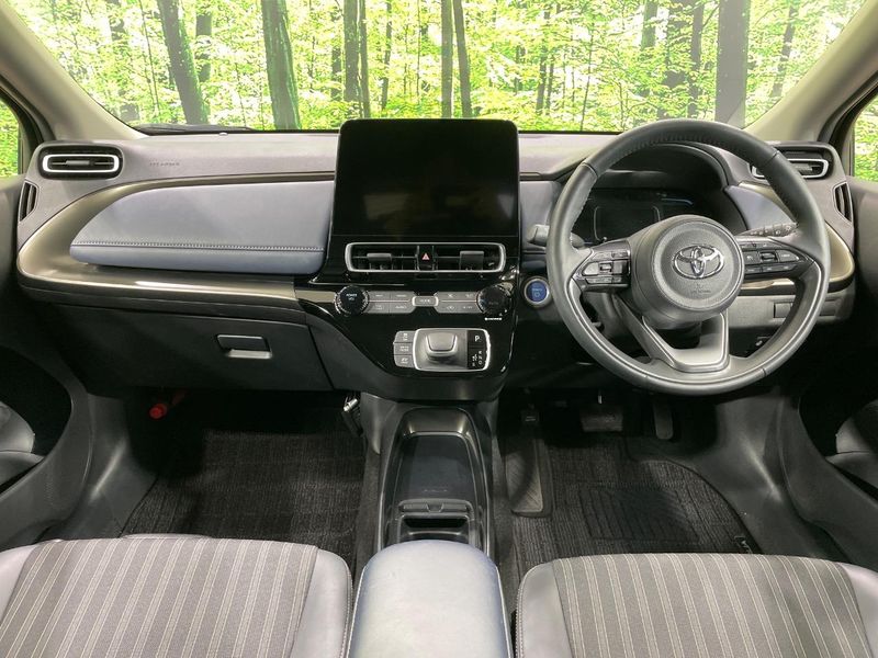 2023 Toyota Aqua 6AA-MXPK11 (UW-6aa4c432e6c18)[25]