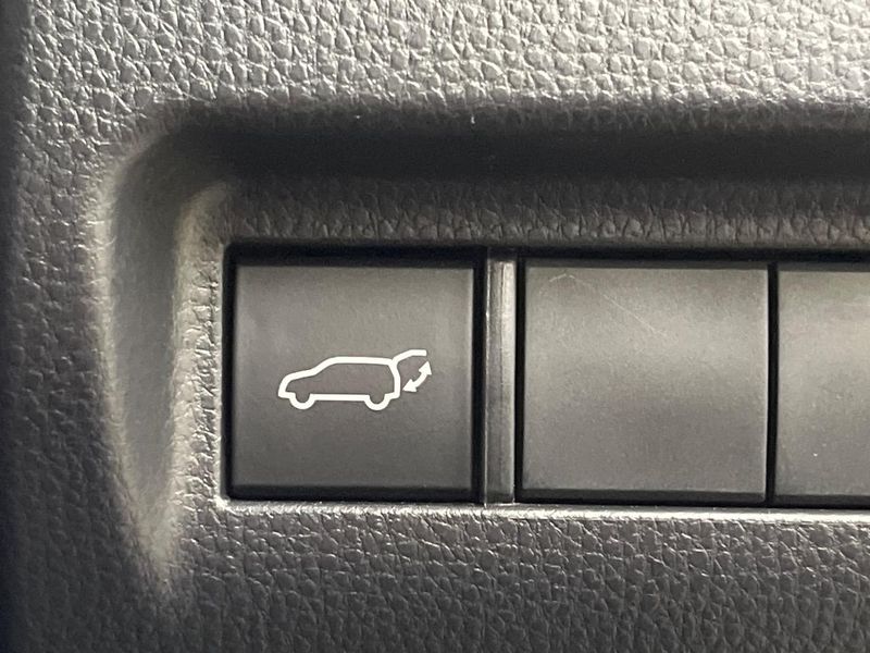 2021 Toyota Harrier 6BA-MXUA80 (UW-6aa4c4456d9a6)[9]