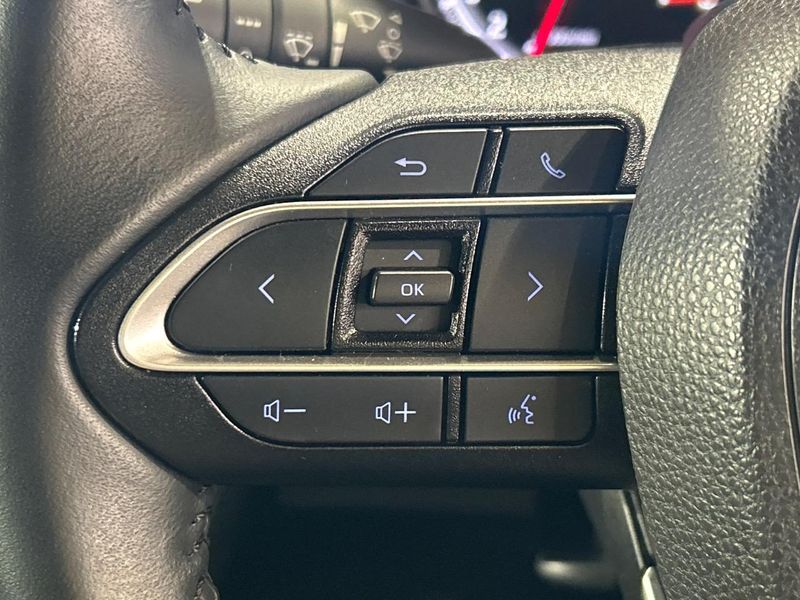 2022 Toyota Noah 6BA-MZRA90W (UW-6aa4c45aa296f)[11]