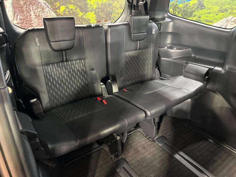2022 Toyota Noah 6BA-MZRA90W (UW-6aa4c45aa296f)[22]