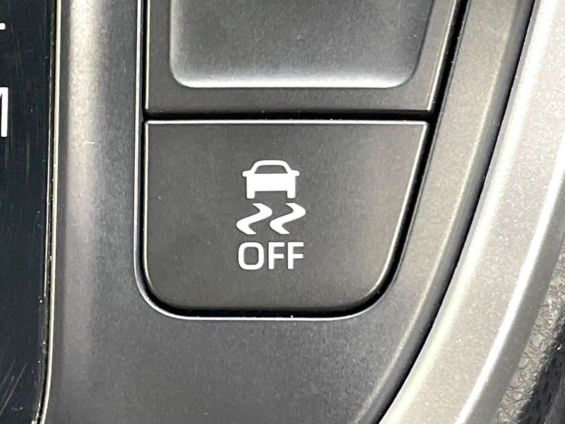 2024 Toyota Noah 6BA-MZRA90W (UW-6aa4c460e39b8)[21]