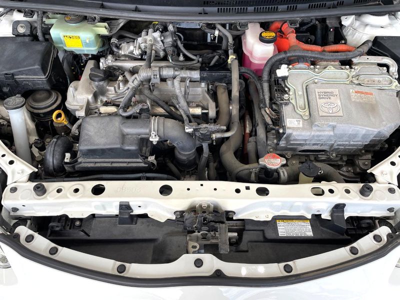 2016 Toyota Aqua DAA-NHP10 (UW-6aa4c46d4c553)[6]