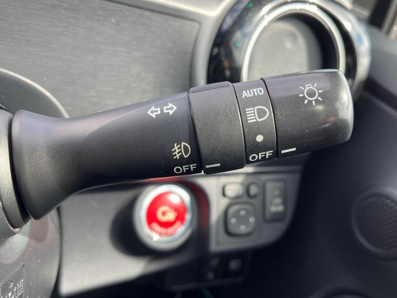 2016 Toyota Aqua DAA-NHP10 (UW-6aa4c46deac4a)[14]