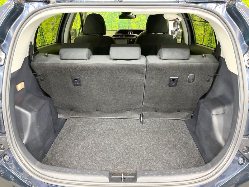 2017 Toyota Aqua DAA-NHP10 (UW-6aa4c475ac235)[9]