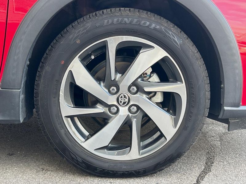 2017 Toyota Aqua DAA-NHP10H (UW-6aa4c47639ba8)[8]