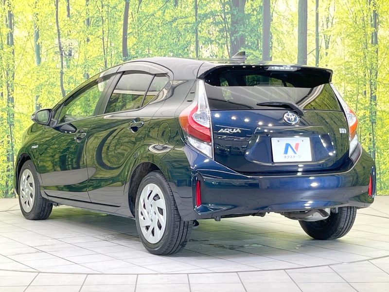 2018 Toyota Aqua DAA-NHP10 (UW-6aa4c4763c304)[11]