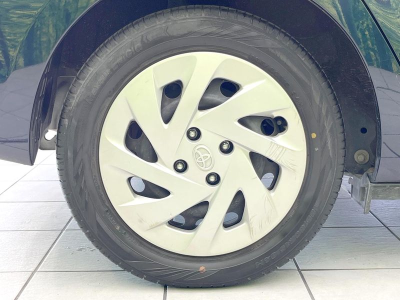 2018 Toyota Aqua DAA-NHP10 (UW-6aa4c4763c304)[17]