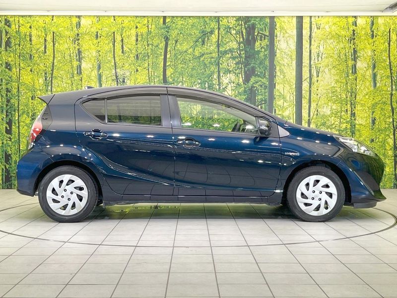 2018 Toyota Aqua DAA-NHP10 (UW-6aa4c4763c304)[8]