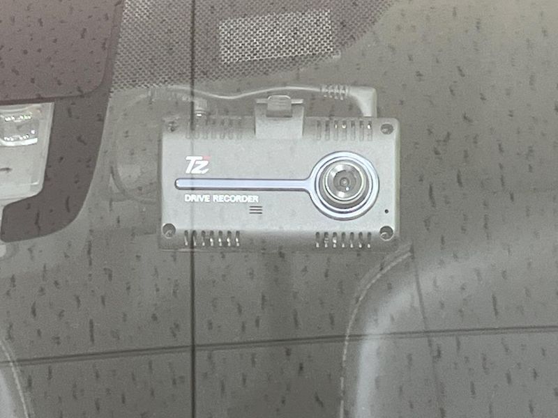 2019 Toyota Sienta 6AA-NHP170G (UW-6aa4c47e83a4a)[5]
