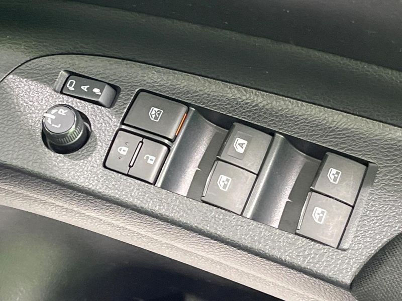 2019 Toyota Sienta 6AA-NHP170G (UW-6aa4c47e83a4a)[16]