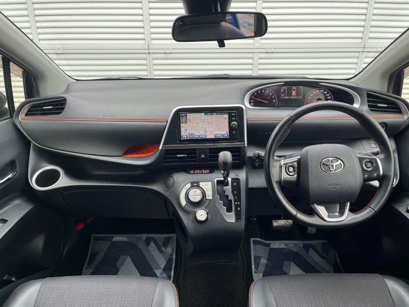 2017 Toyota Sienta DBA-NSP170G (UW-6aa4c487dd3c4)[25]