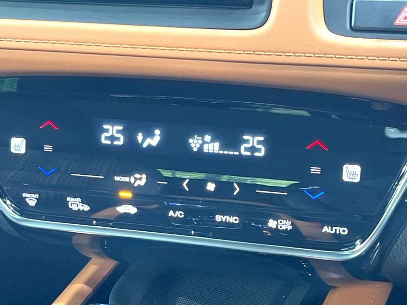 2016 Honda Vezel DAA-RU4 (UW-6aa4c4abc99b3)[9]