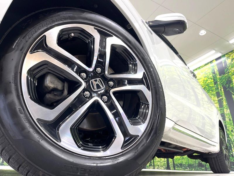 2016 Honda Vezel DAA-RU4 (UW-6aa4c4abc99b3)[29]