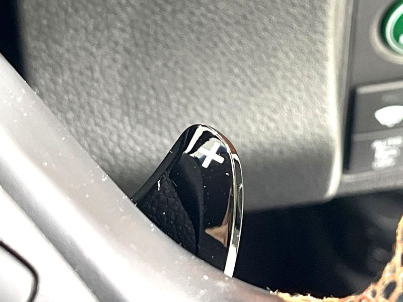 2016 Honda Vezel DAA-RU4 (UW-6aa4c4abc99b3)[23]