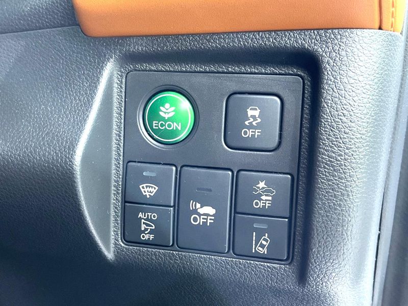 2016 Honda Vezel DAA-RU4 (UW-6aa4c4abc99b3)[5]