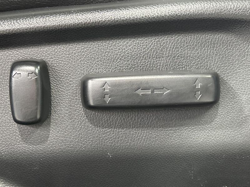 2017 Honda Vezel DAA-RU4 (UW-6aa4c4abde51c)[17]