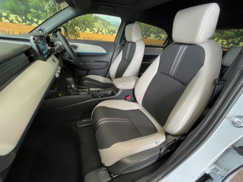 2026 Honda Vezel 6AA-RV5 (UW-6aa4c4b94ce84)[14]
