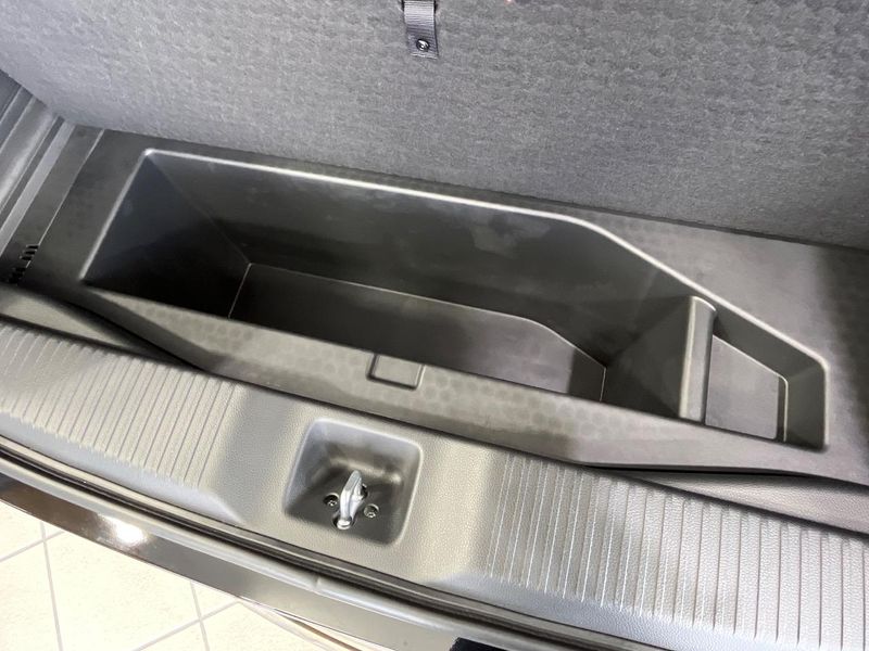 2024 Honda Vezel 6AA-RV6 (UW-6aa4c4bae175f)[27]