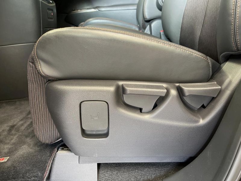 2016 Nissan Elgrand DBA-TE52 (UW-6aa4c4df01b61)[13]