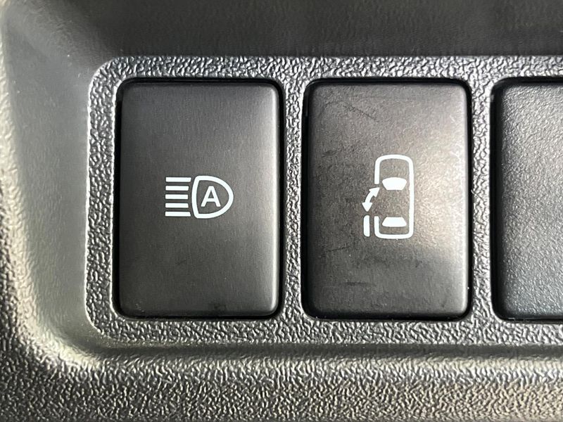 2022 Toyota Hiace Wagon 3BA-TRH219W (UW-6aa4c4e4a8e91)[22]