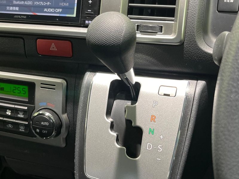 2022 Toyota Hiace Wagon 3BA-TRH219W (UW-6aa4c4e4a8e91)[12]