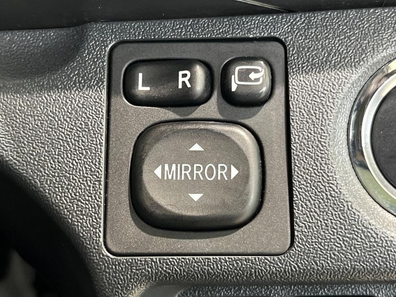 2022 Toyota Hiace Wagon 3BA-TRH219W (UW-6aa4c4e4a8e91)[21]