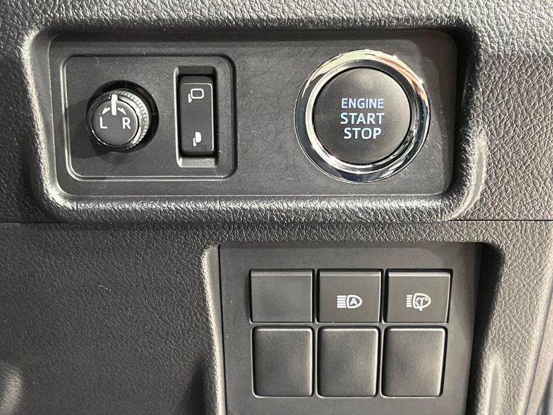 2020 Toyota Land Cruiser Prado CBA-TRJ150W (UW-6aa4c4e59e5a0)[14]
