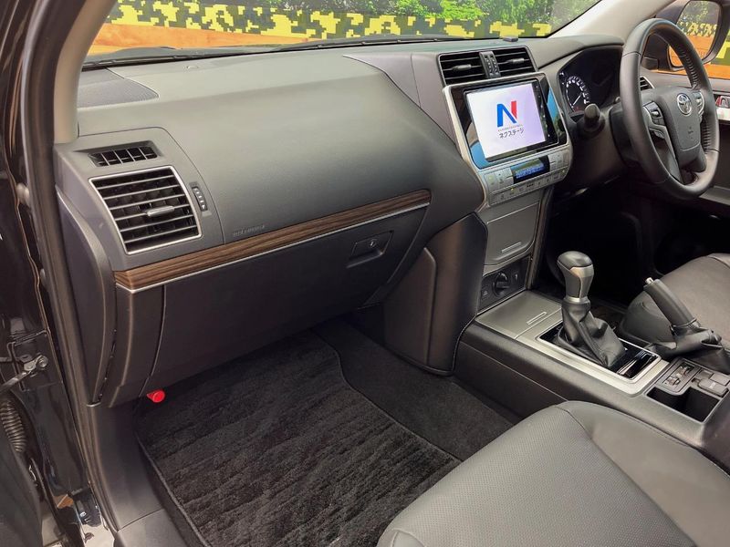 2023 Toyota Land Cruiser Prado 3BA-TRJ150W (UW-6aa4c4ea9159f)[24]