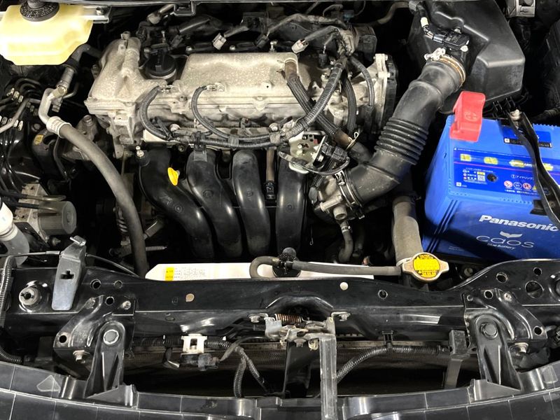 2015 Toyota Voxy DBA-ZRR80W (UW-6aa4c53e71cb8)[4]